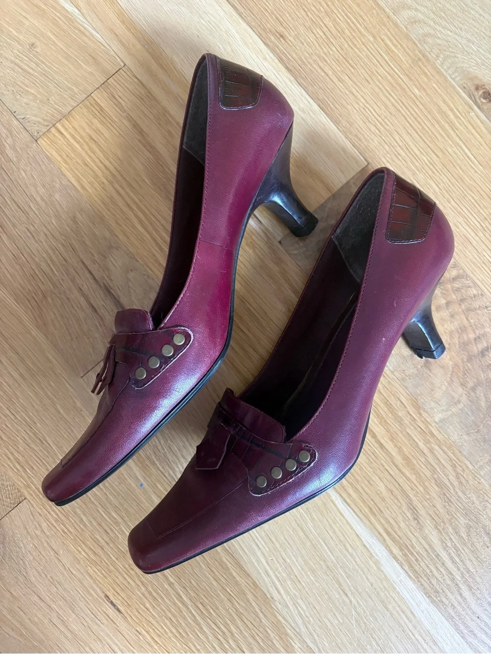 Liz Claiborne Flex Burgundy Kitten Heels